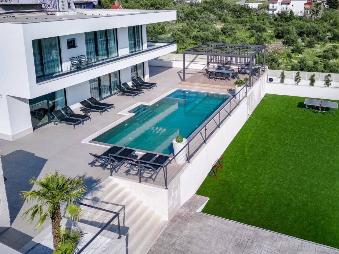 450 M² Vivenda ∙ 6 Quartos ∙ 12 Hóspedes - Split