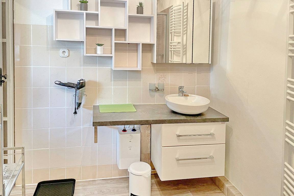 20 m² Privatzimmer ∙ 1 Schlafzimmer ∙ 2 Gäste – Bild 9