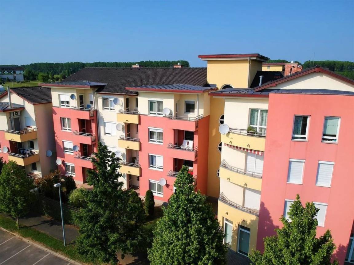 52 M² Apartment ∙ 1 Bedroom ∙ 4 Guests - Sárvár