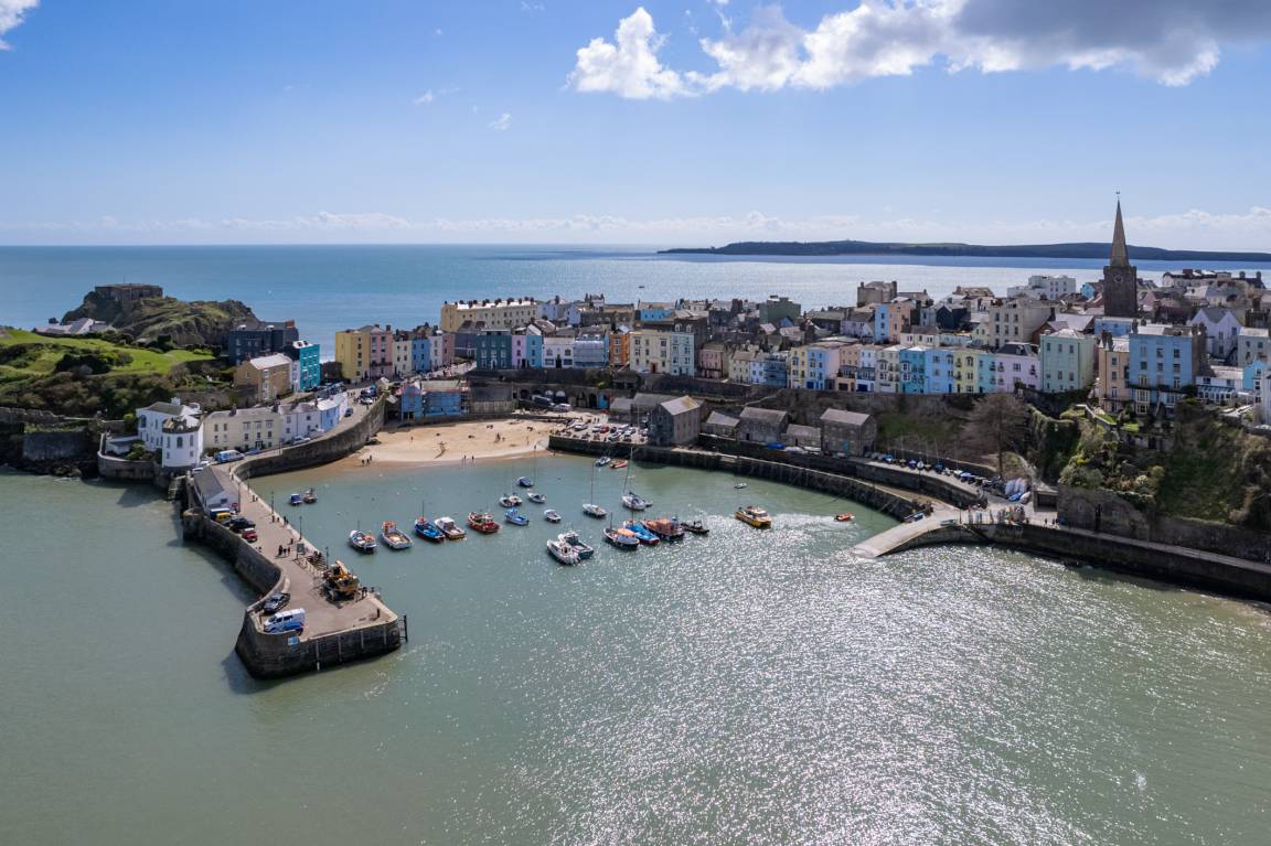 1400 M² Apartment ∙ 2 Bedrooms ∙ 5 Guests - Tenby