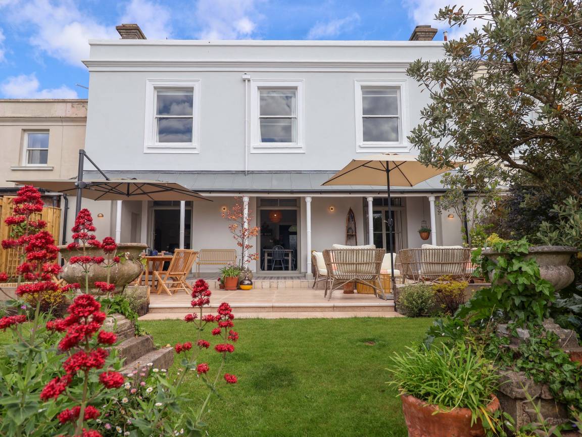 Cottage ∙ 5 Bedrooms ∙ 13 Guests - Teignmouth
