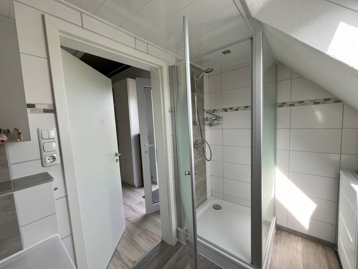 80 m² Ferienwohnung ∙ 1 Schlafzimmer ∙ 6 Gäste – Bild 13
