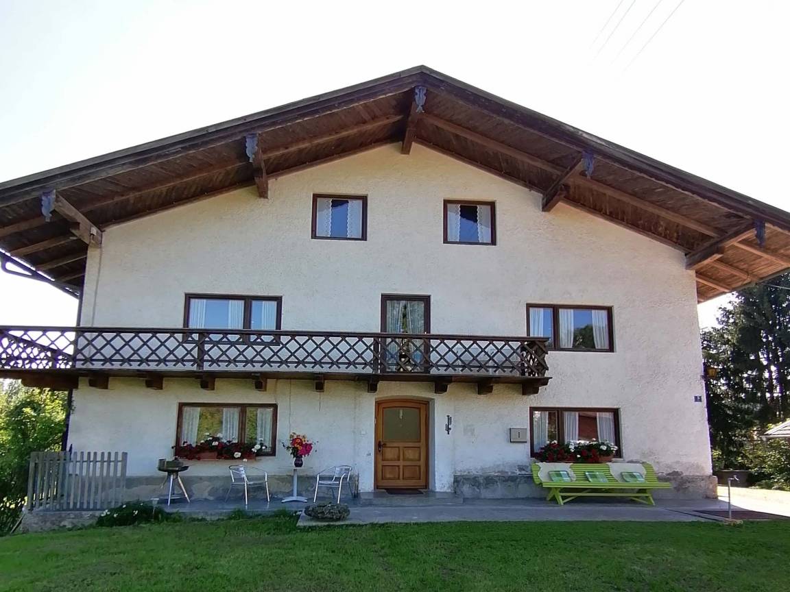 90 M² Ferienwohnung ∙ 4 Schlafzimmer ∙ 7 Gäste - Bad Endorf