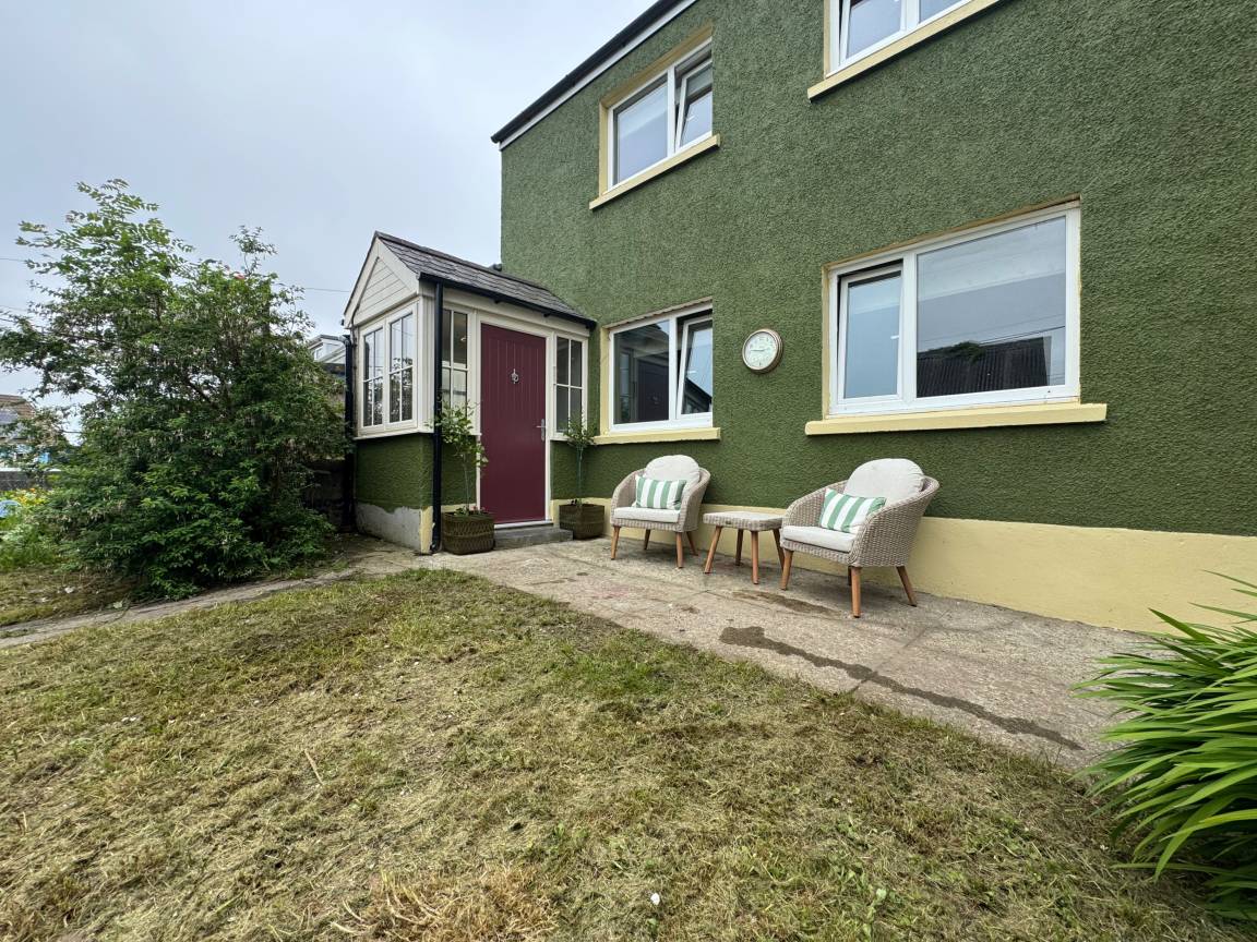 150 M² House ∙ 2 Bedrooms ∙ 5 Guests - Laugharne