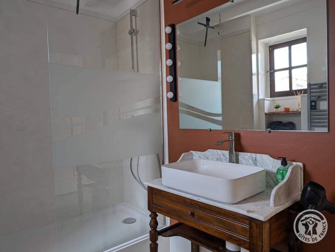 83 m² Gîte ∙ 2 Schlafzimmer ∙ 4 Gäste – Bild 24