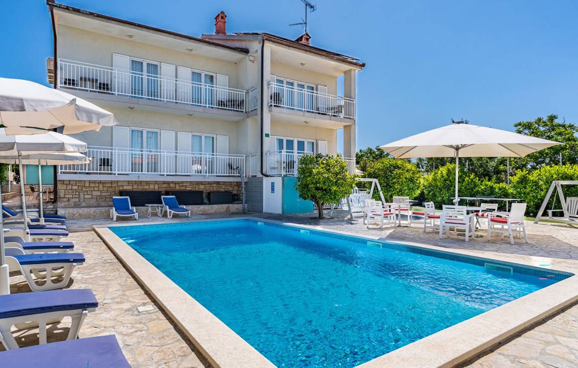 120 M² Apartamento ∙ 3 Habitaciones ∙ 8 Huéspedes - Pula