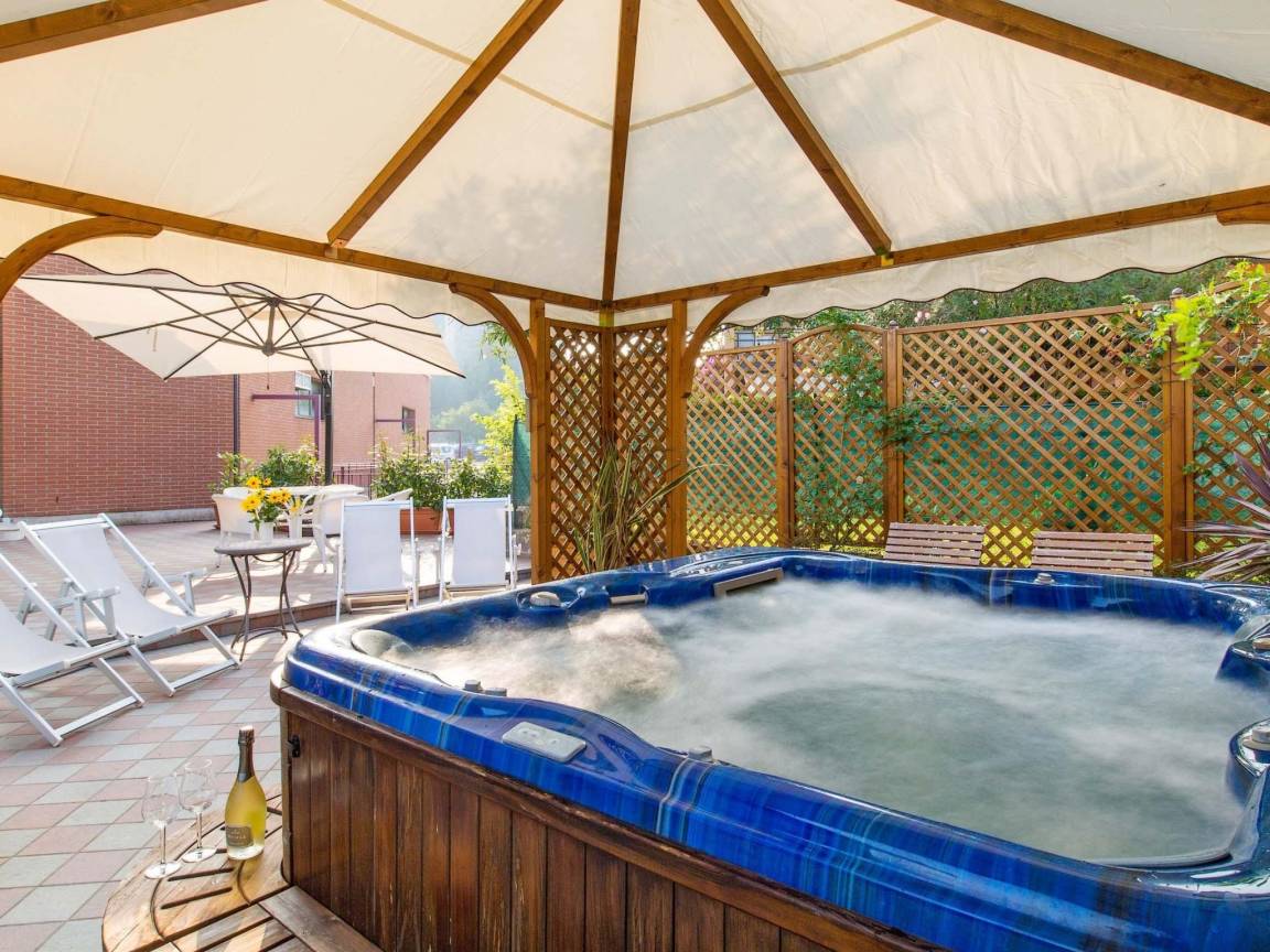 155 M² Apartment ∙ 3 Bedrooms ∙ 9 Guests - Salò