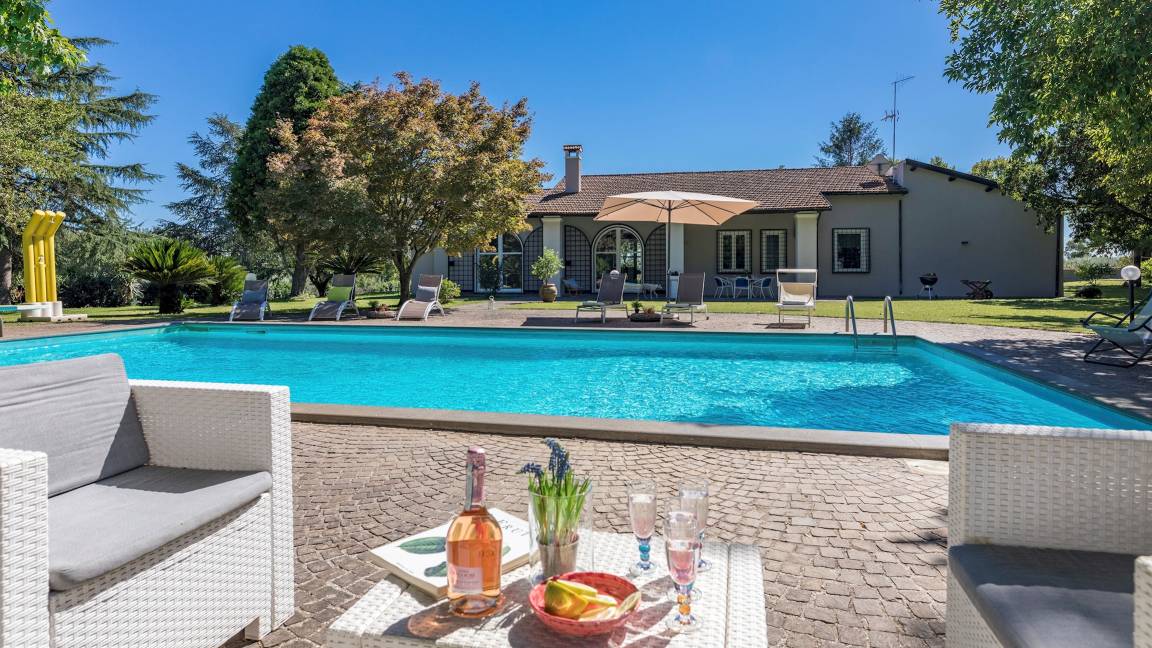 Casa a Civita Castellana con piscina, sauna e giardino