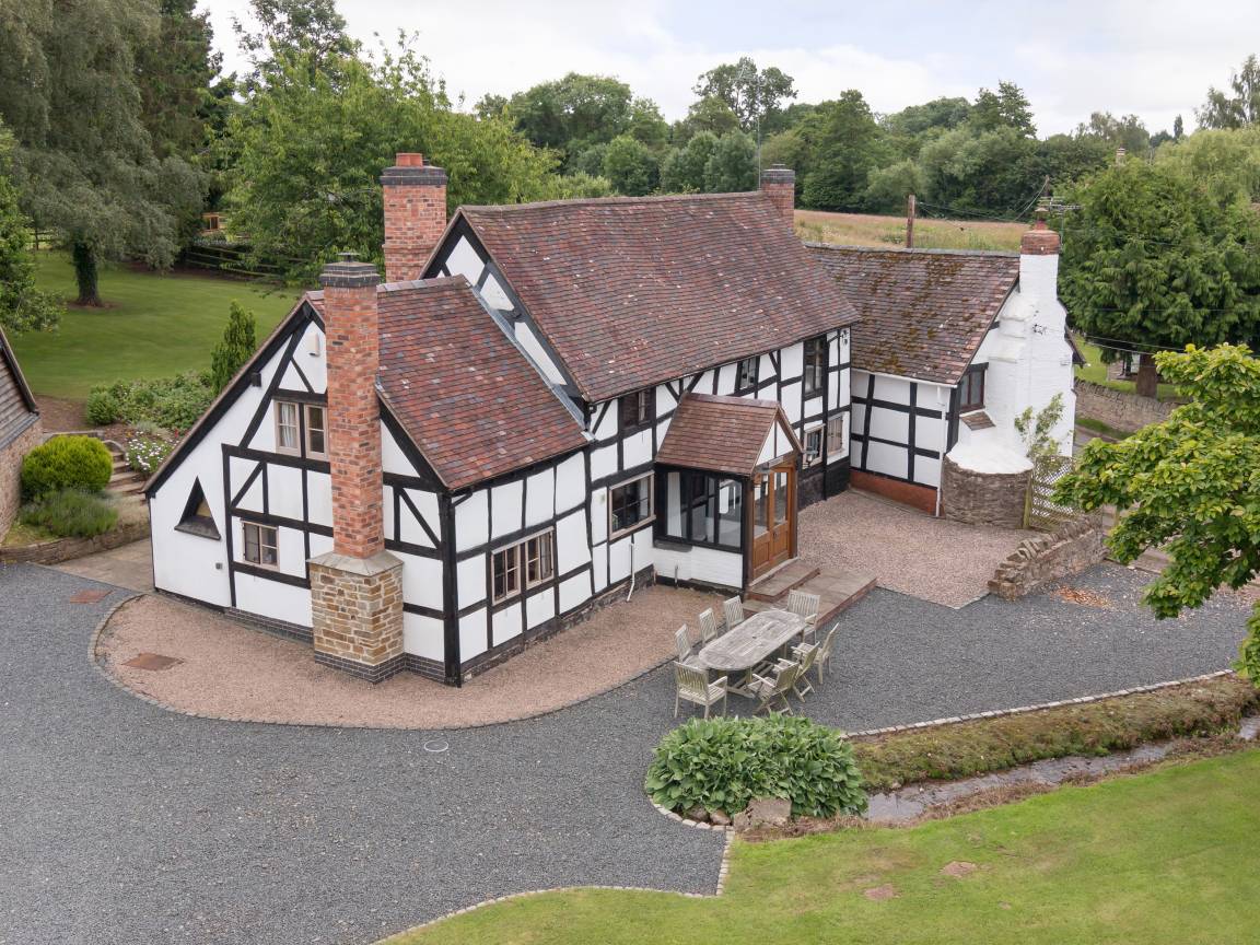 Cottage ∙ 4 Bedrooms ∙ 8 Guests - Ledbury