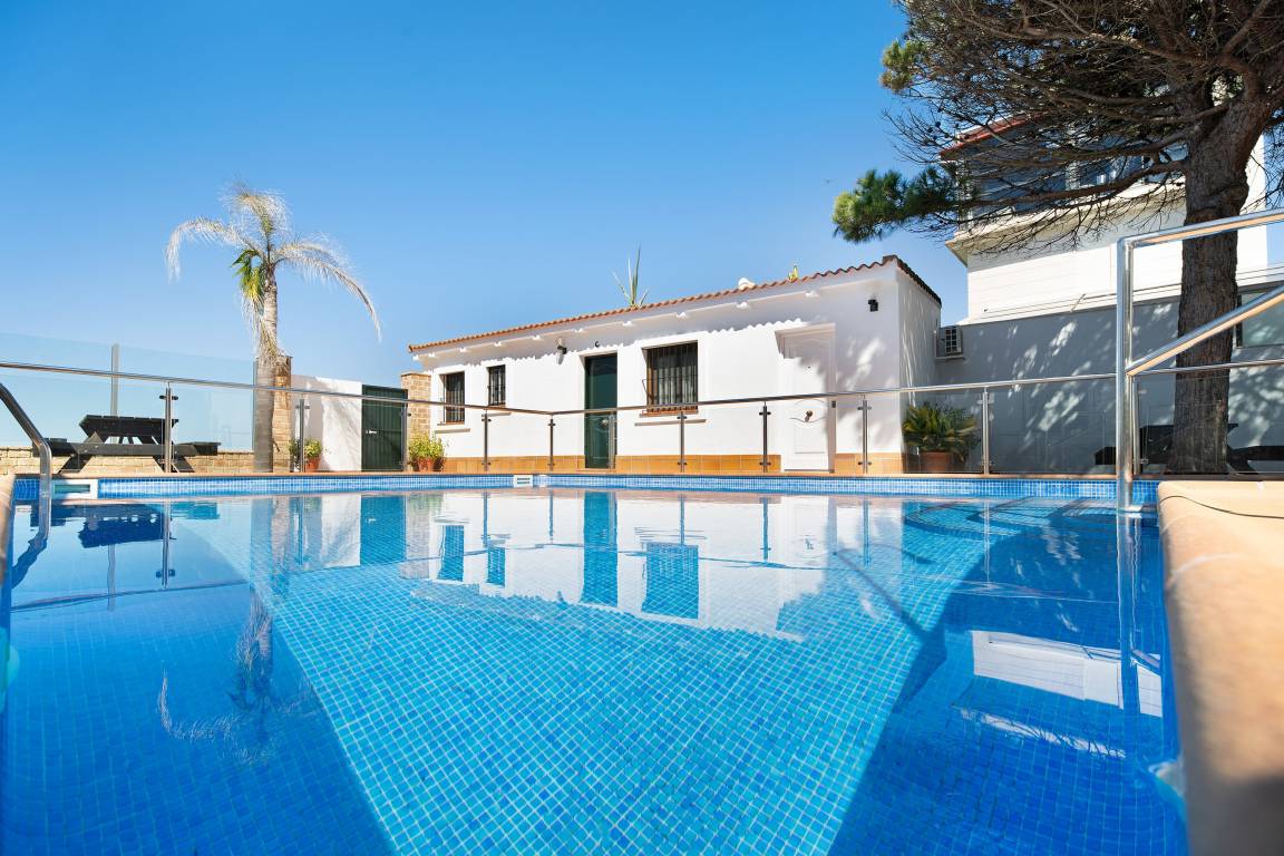 42 M² Apartamento ∙ 1 Habitación ∙ 4 Huéspedes - Urbanización Novo Santi Petri