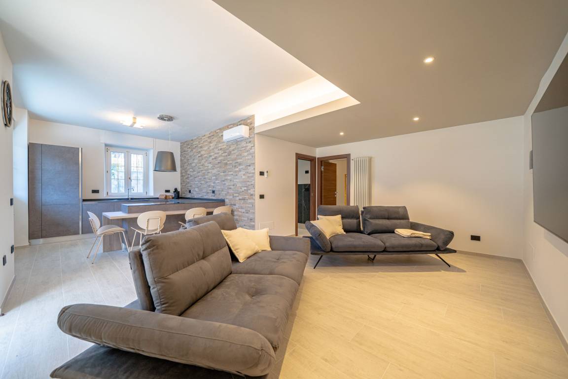 90 M² Apartamento ∙ 1 Habitación ∙ 2 Huéspedes - Sondrio