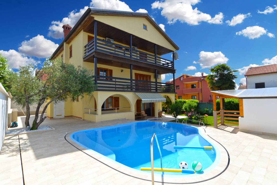 22 M² Huoneisto ∙ 1 Makuuhuone ∙ 3 Vierasta - Novigrad