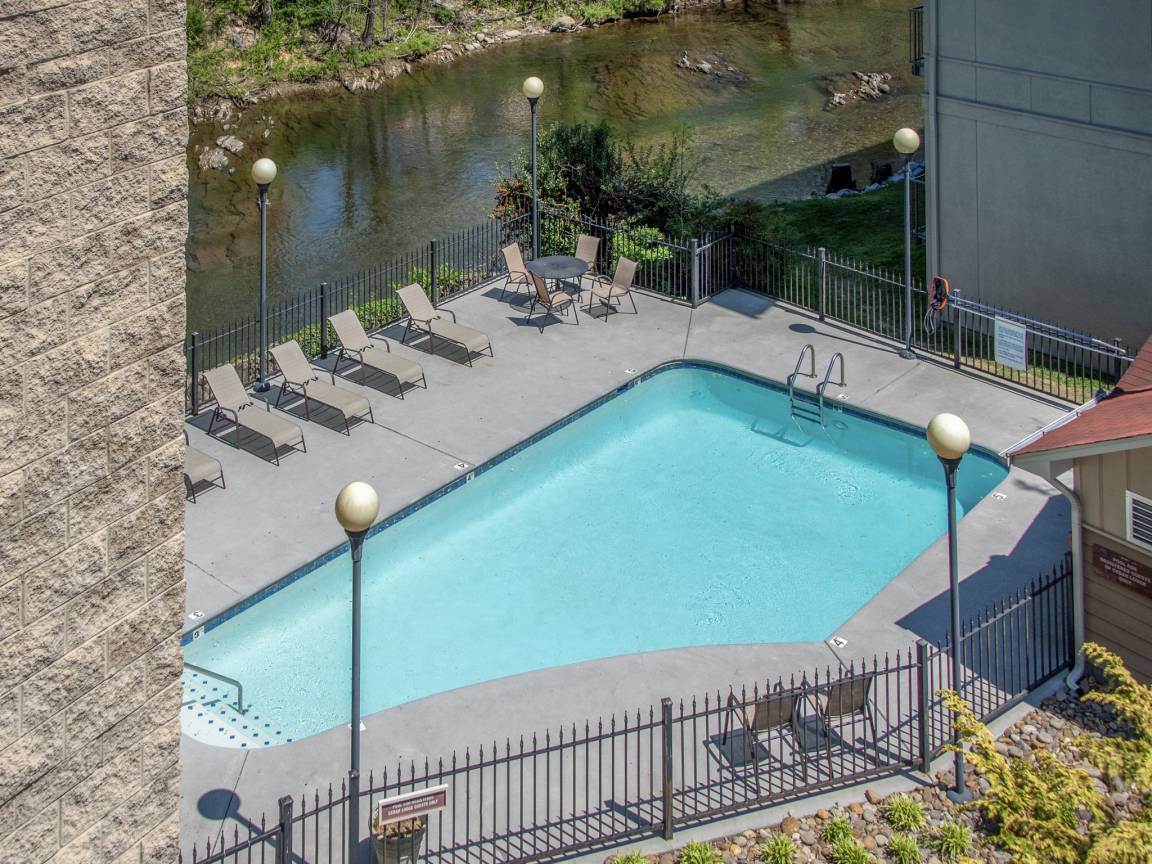95 M² Condo ∙ 2 Bedrooms ∙ 6 Guests - Pigeon Forge, TN