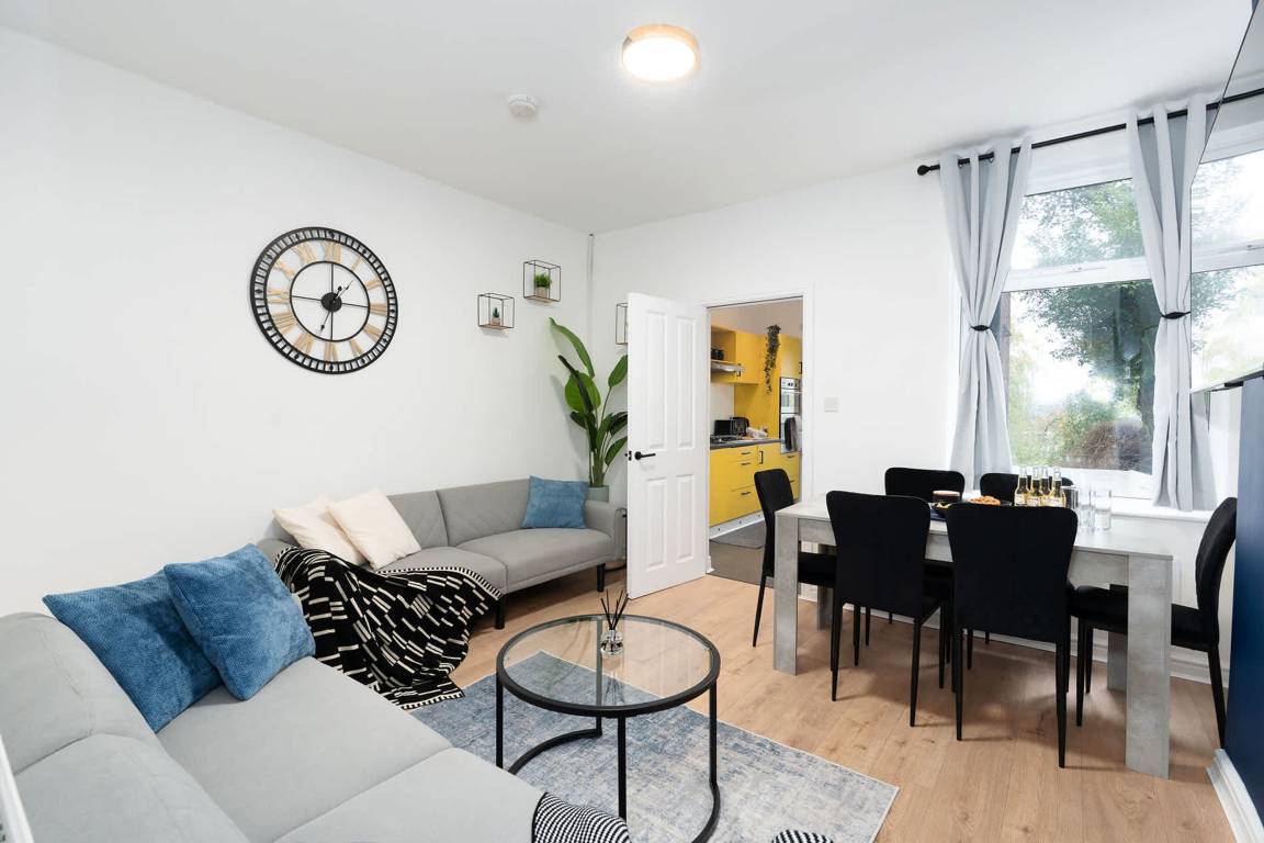 Apartment ∙ 4 Bedrooms ∙ 9 Guests - Sheffield