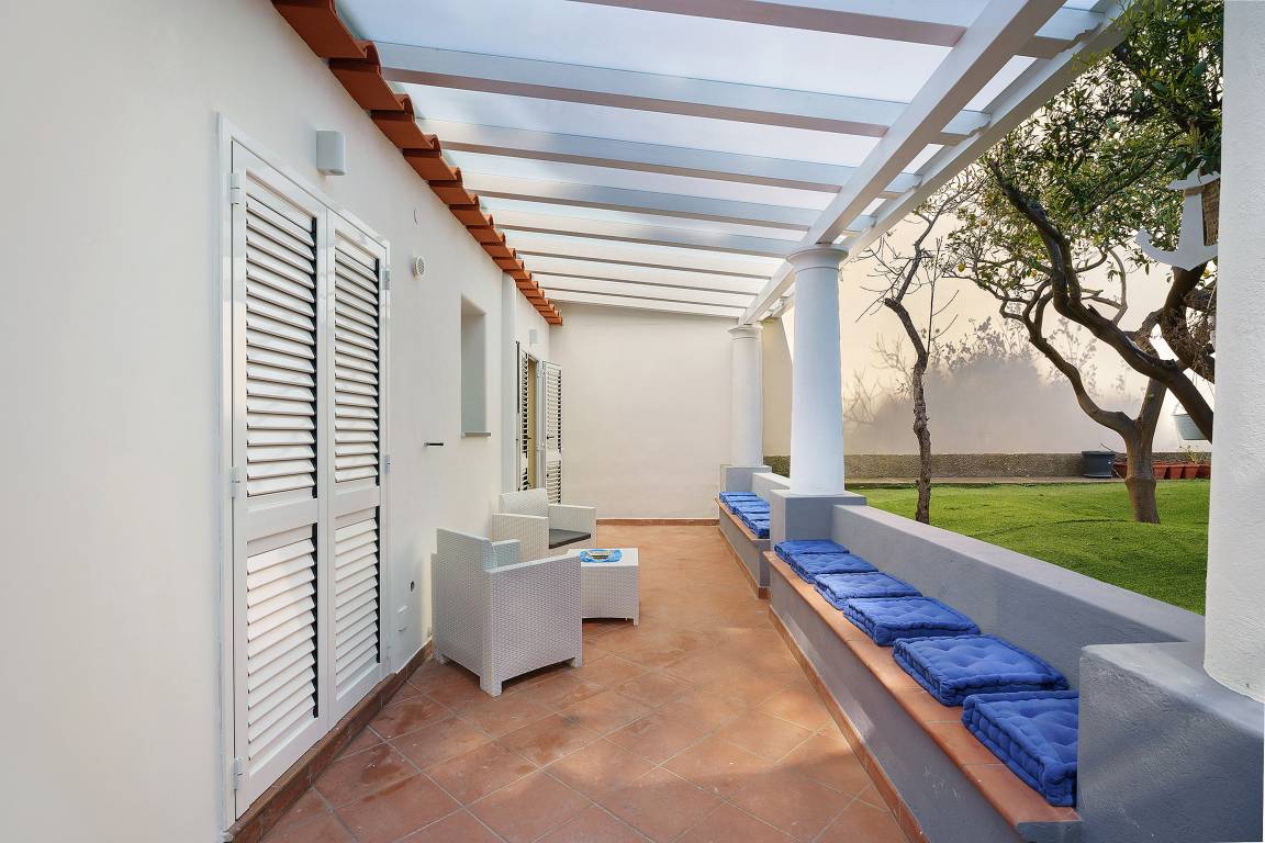 La Perla House Capri – Cozy Guest House with Garden, Balcony and Terrace