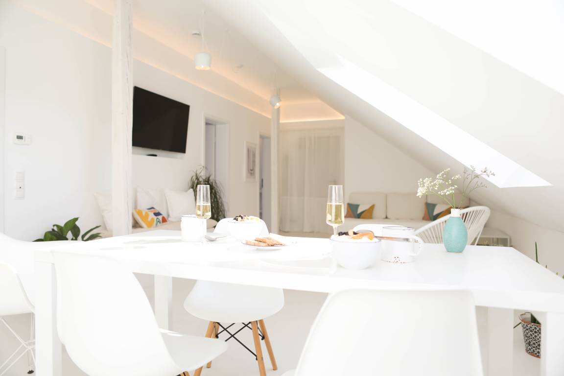 60 M² Apartment ∙ 2 Bedrooms ∙ 5 Guests - Linz am Rhein