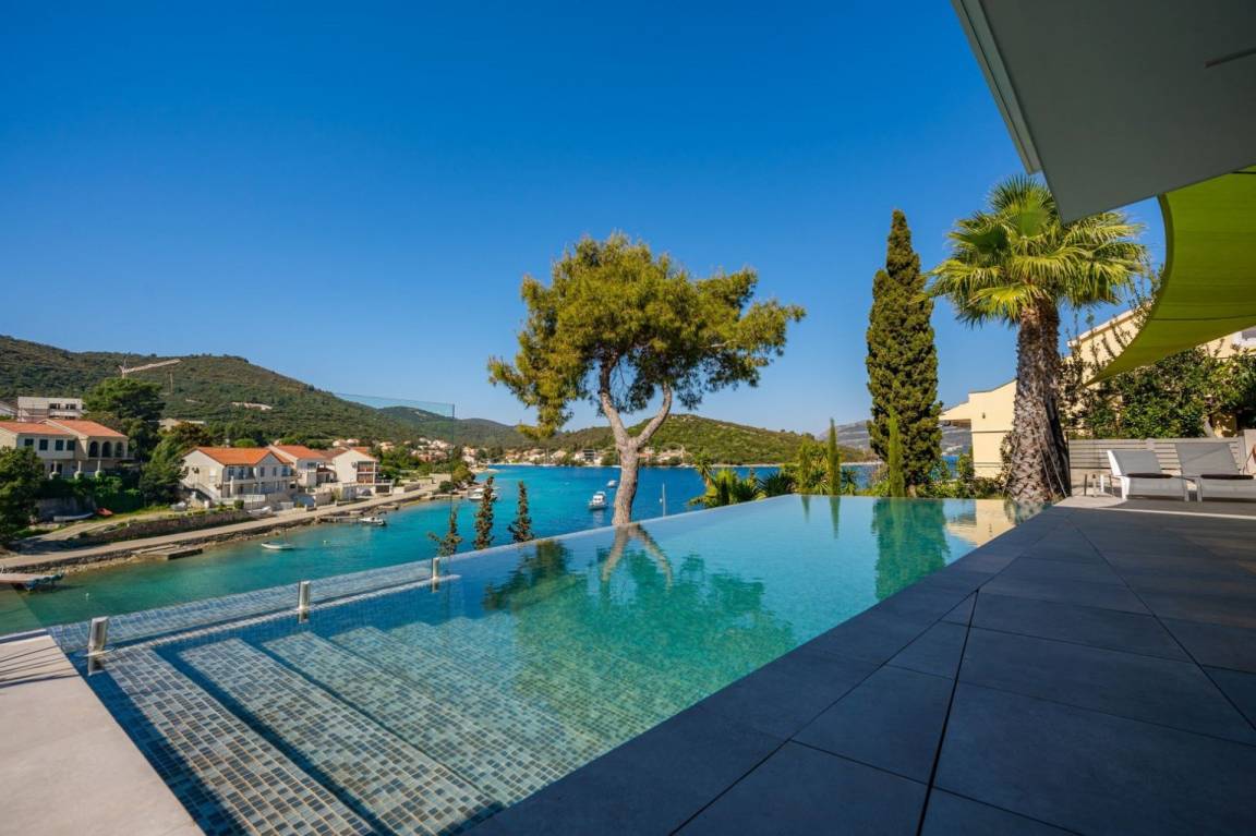 370 M² Villa ∙ 4 Bedrooms ∙ 8 Guests - Korčula Island