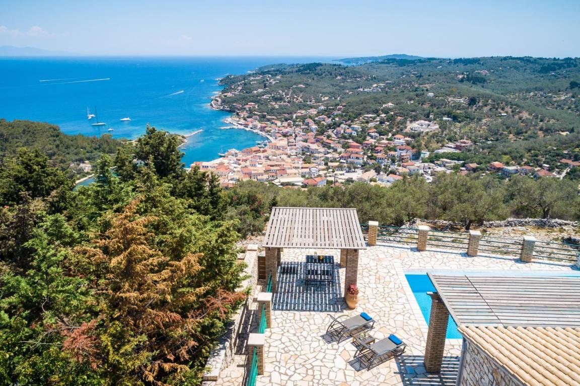 Villa ∙ 2 Bedrooms ∙ 5 Guests - Paxi