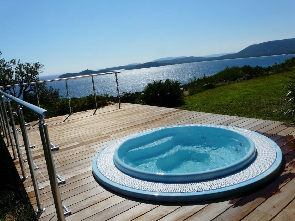 280 M² Villa ∙ 7 Habitaciones ∙ 16 Huéspedes - Lecci