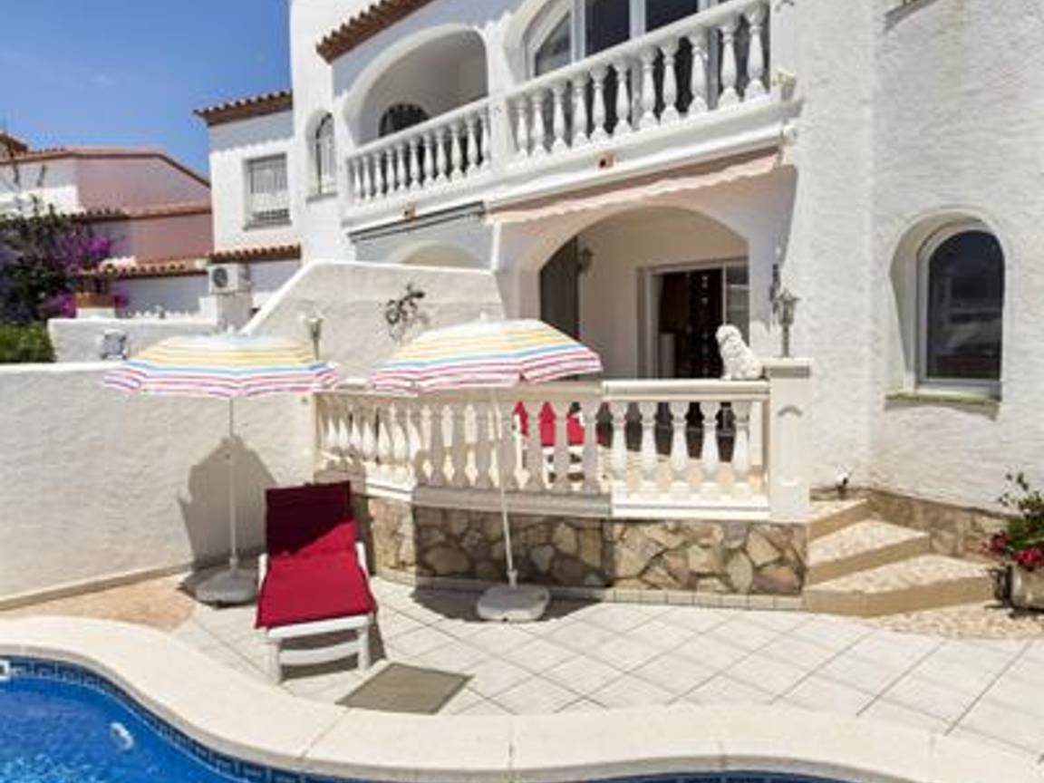 95 M² Maison De Vacances ∙ 3 Chambres ∙ 5 Personnes - Empuriabrava