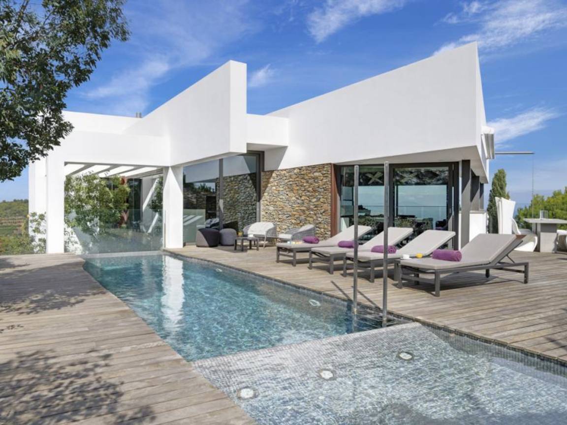 550 M² Cottage ∙ 4 Bedrooms ∙ 8 Guests - Palafrugell
