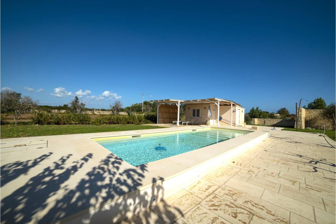150 M² Villa ∙ 5 Bedrooms ∙ 12 Guests - Otranto