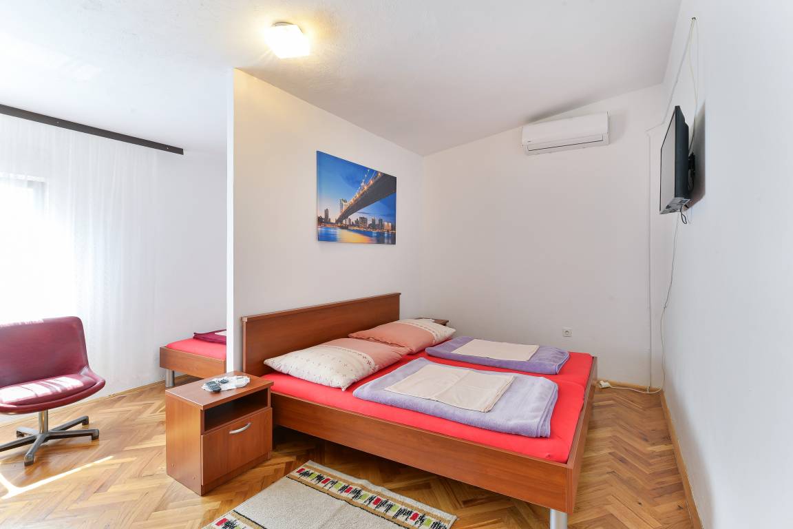 32 M² Ferienwohnung ∙ 1 Schlafzimmer ∙ 4 Gäste - Nin