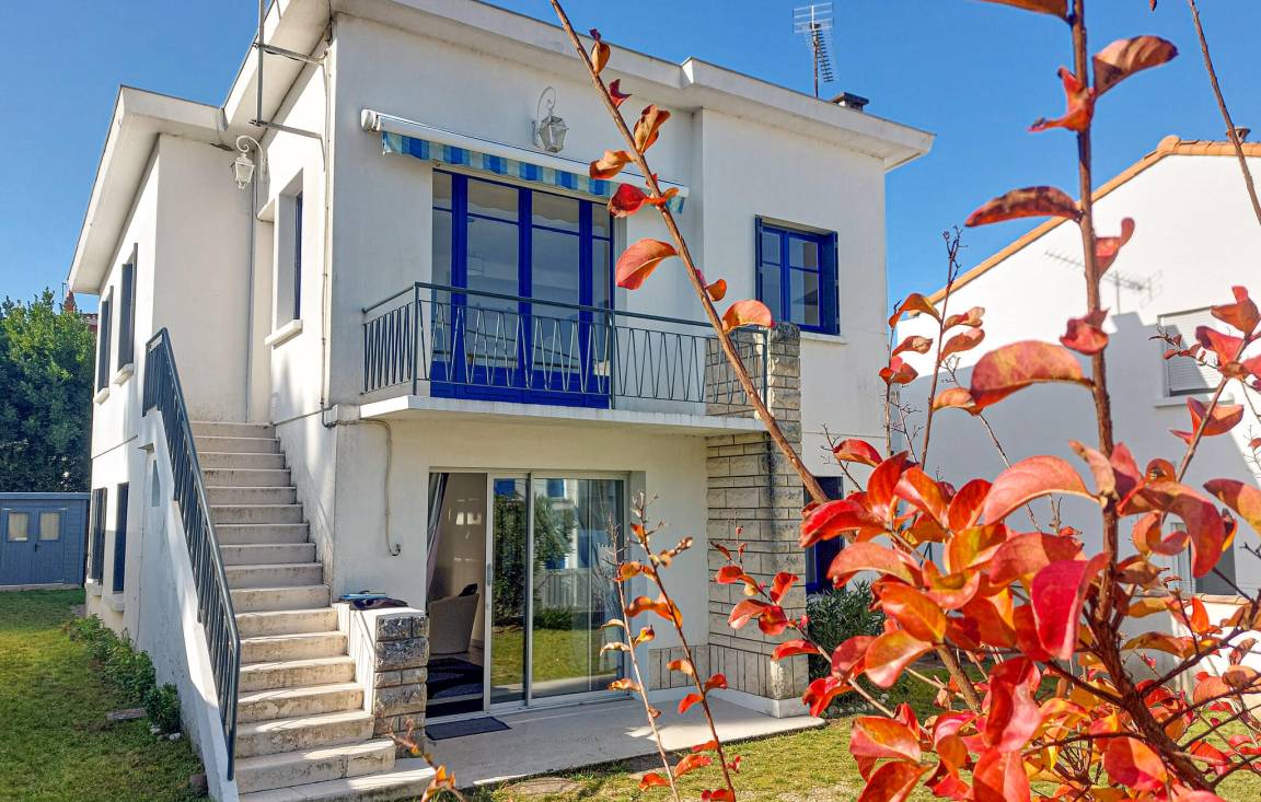 119 M² Talo ∙ 4 Makuuhuonetta ∙ 8 Vierasta - Royan