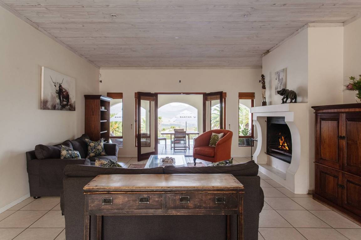 250 M² Villa ∙ 3 Bedrooms ∙ 6 Guests - Bot River