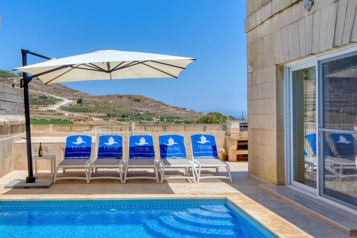 200 M² Villa ∙ 4 Bedrooms ∙ 9 Guests - Malta