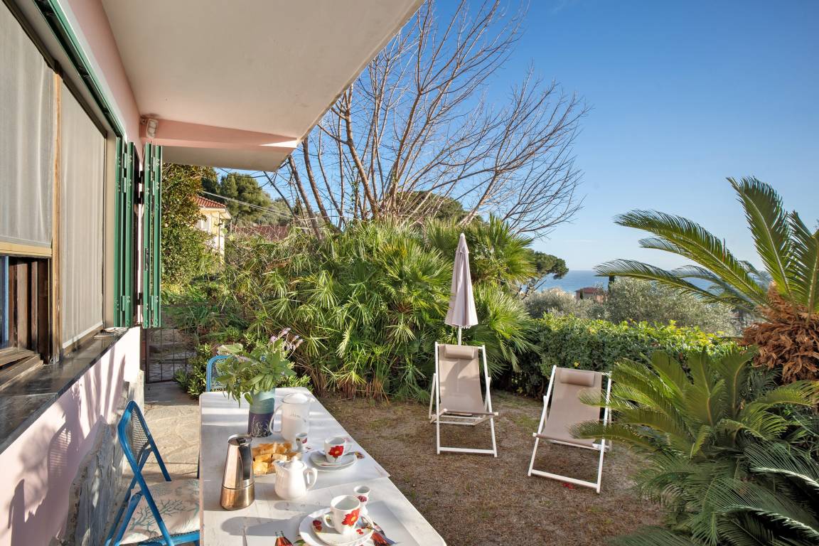 70 M² Apartamento ∙ 2 Habitaciones ∙ 4 Huéspedes - Imperia