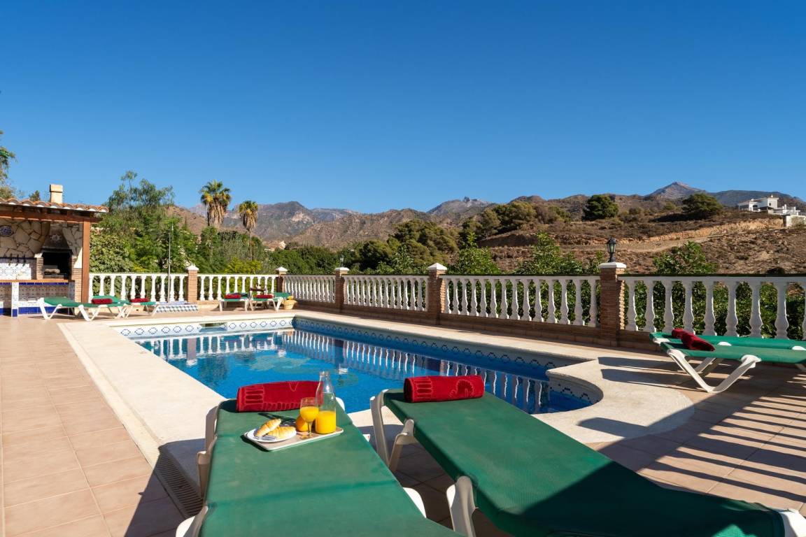 280 M² Villa ∙ 5 Habitaciones ∙ 10 Huéspedes - Nerja