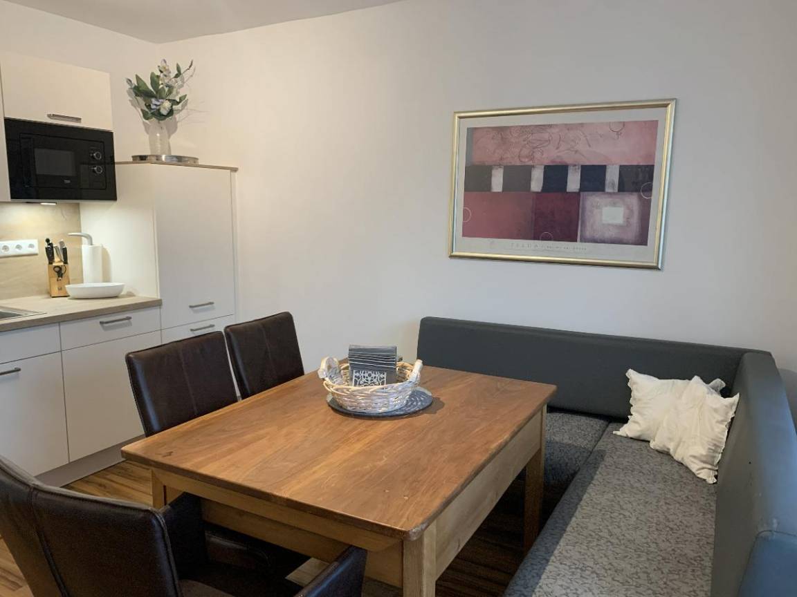 97 M² Ferienwohnung ∙ 3 Schlafzimmer ∙ 5 Gäste - Breitenbrunn