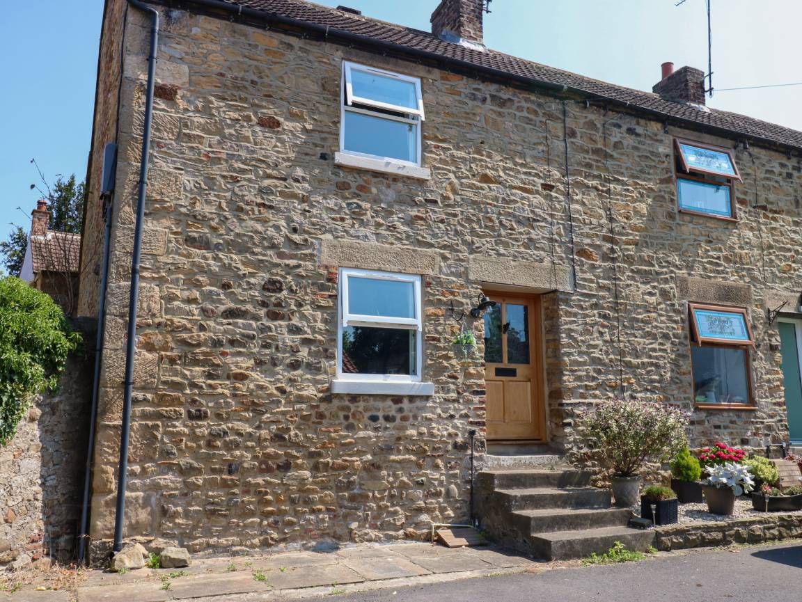 Cottage ∙ 2 Bedrooms ∙ 4 Guests - Richmond Castle