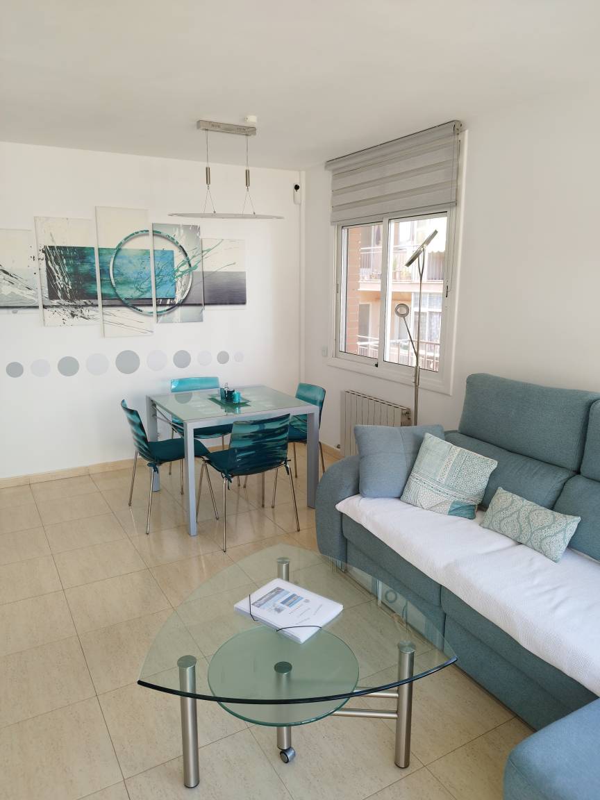 72 M² Apartamento ∙ 2 Habitaciones ∙ 3 Huéspedes - Badalona