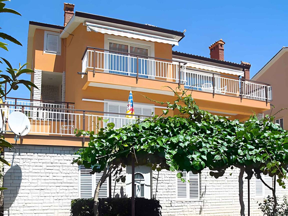 65 M² Apartamento ∙ 2 Habitaciones ∙ 5 Huéspedes - Labin