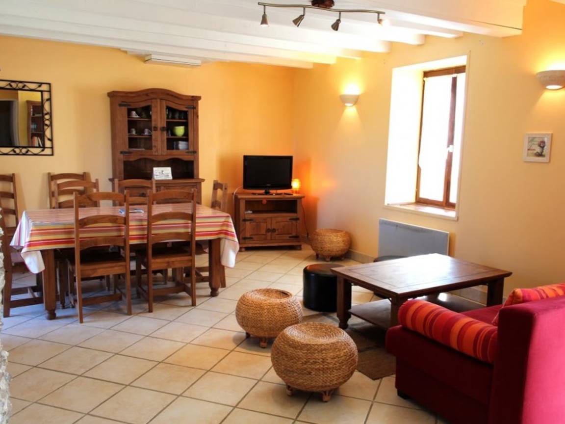 100 M² Cottage ∙ 2 Chambres ∙ 6 Personnes - Auvergne