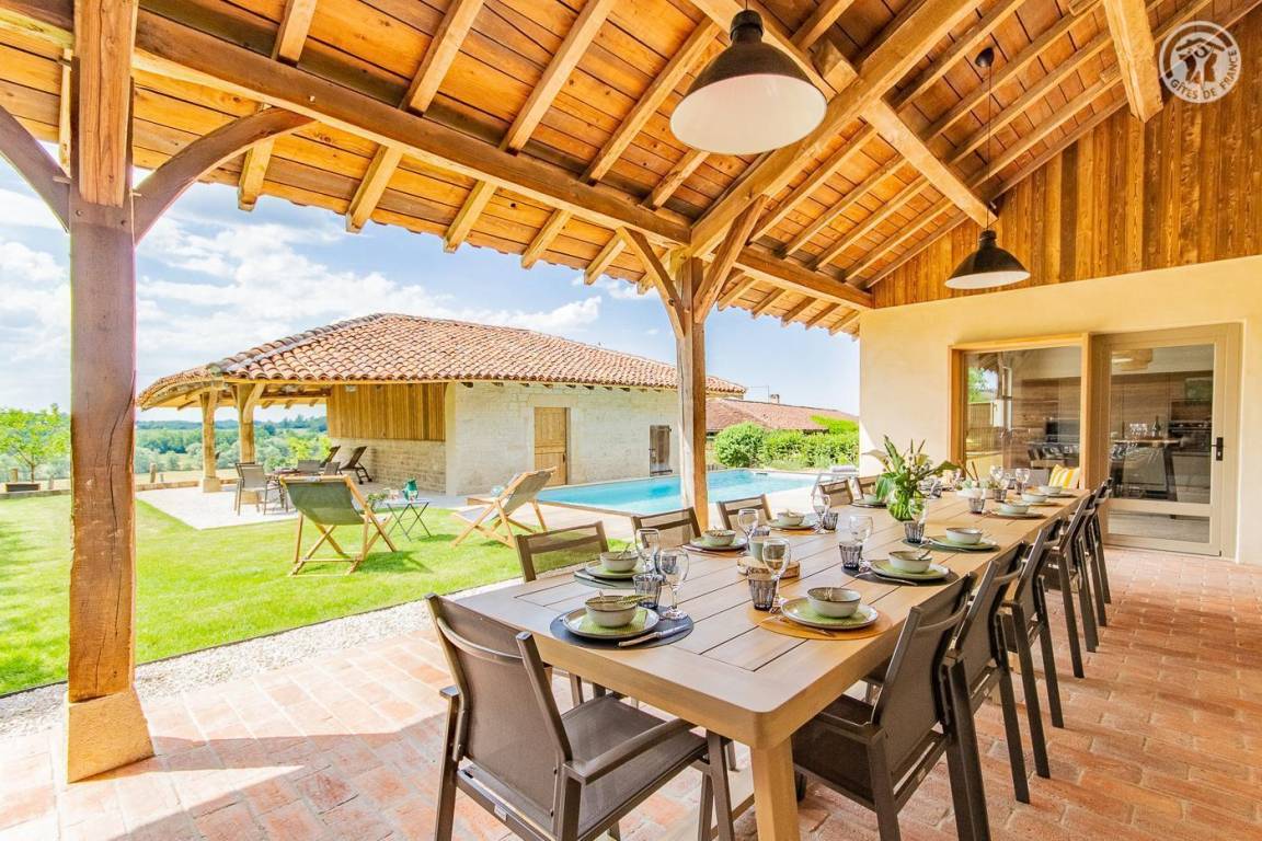 222 m&sup2; G&icirc;te 6 Schlafzimmer 14 G&auml;ste