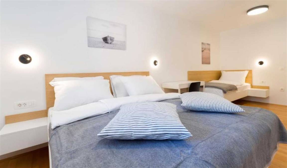72 M² Apartment ∙ 1 Bedroom ∙ 4 Guests - Koper