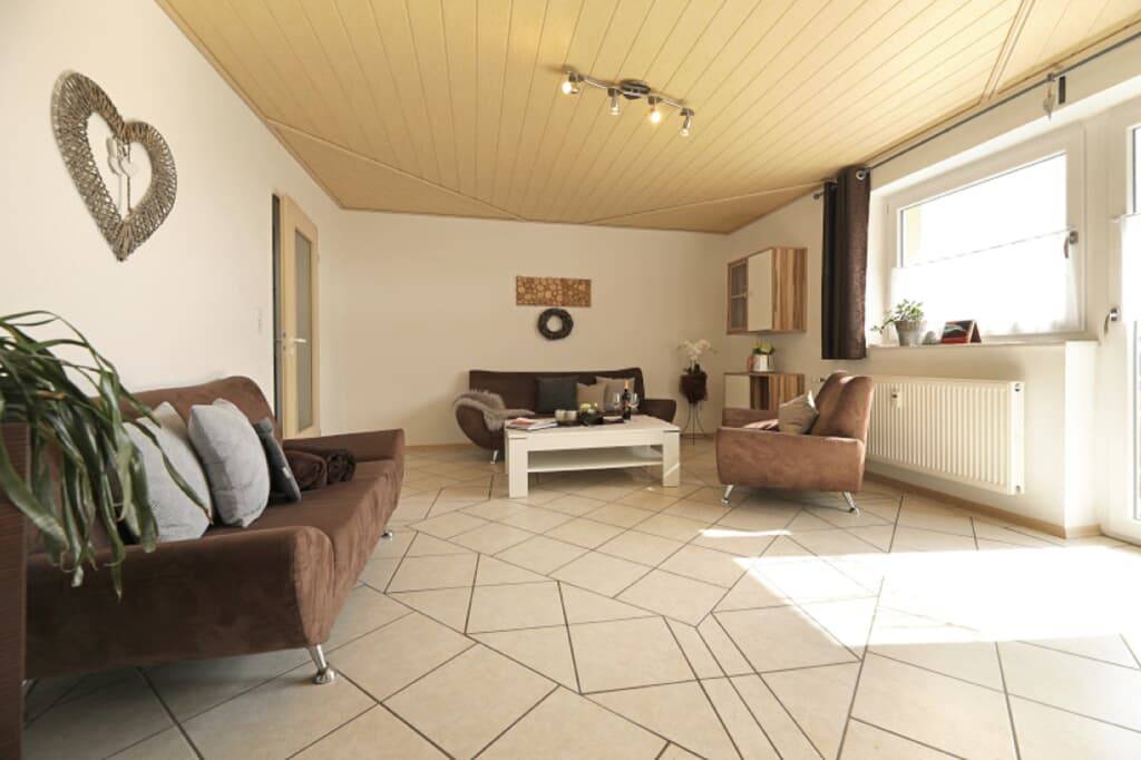 94 M² Ferienwohnung ∙ 3 Schlafzimmer ∙ 6 Gäste - Tittling