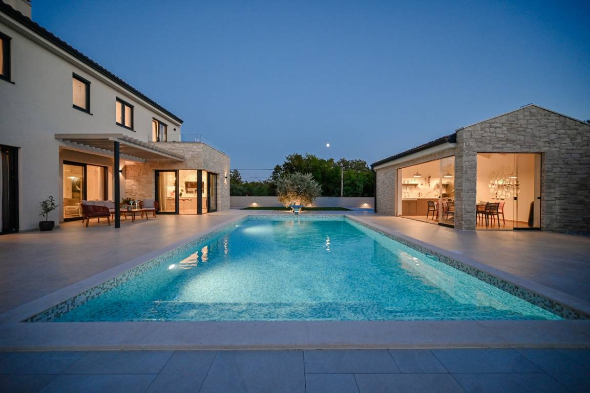 240 M² Villa ∙ 4 Bedrooms ∙ 8 Guests - Krk