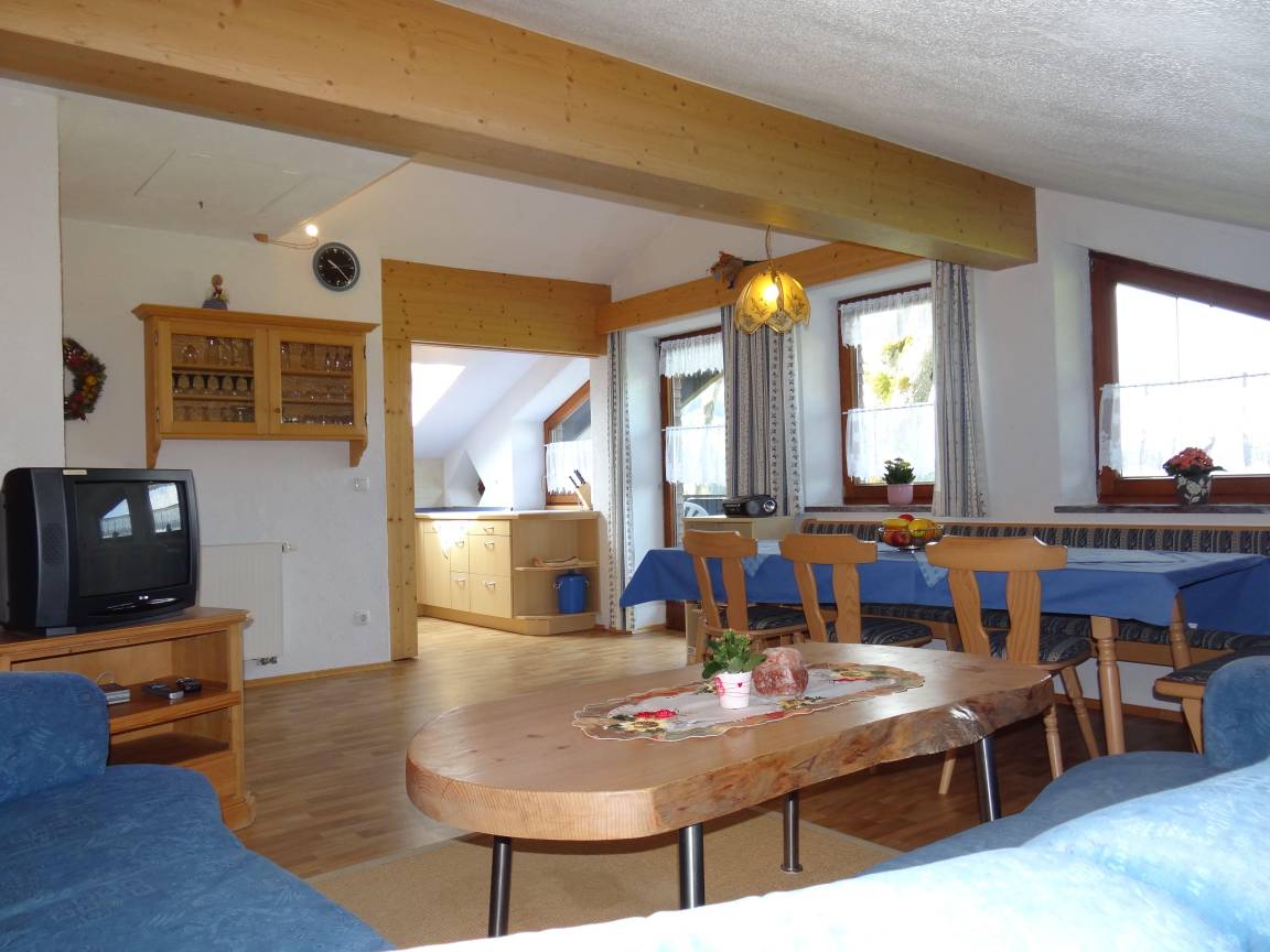 100 M² Ferienwohnung ∙ 3 Schlafzimmer ∙ 7 Gäste - Rettenberg