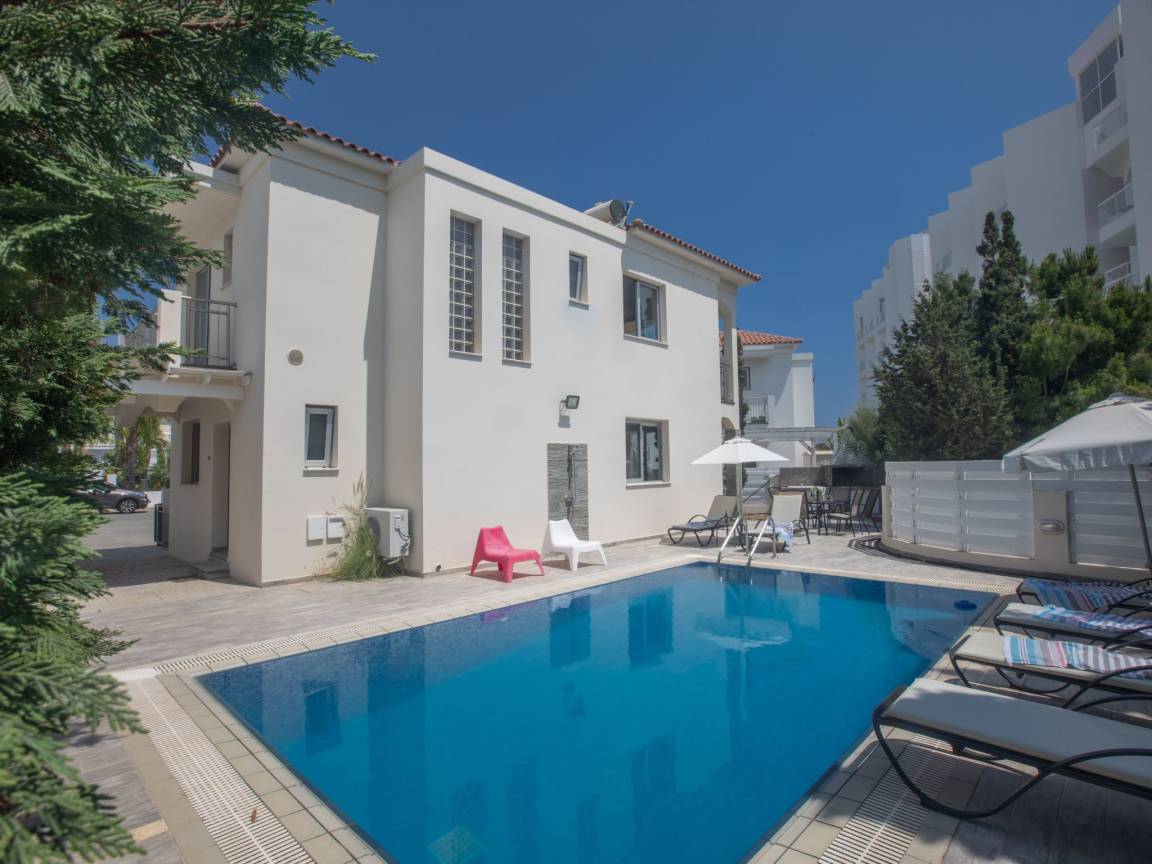 145 M² House ∙ 3 Bedrooms ∙ 7 Guests - Ayia Napa
