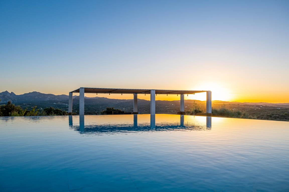 160 M² Villa ∙ 2 Schlafzimmer ∙ 4 Gäste - Arzachena