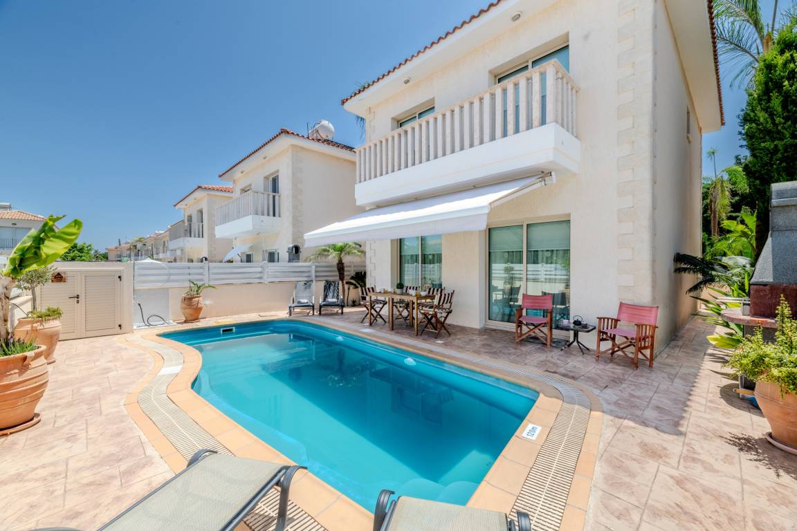 160 M² Villa ∙ 3 Bedrooms ∙ 6 Guests - Protaras