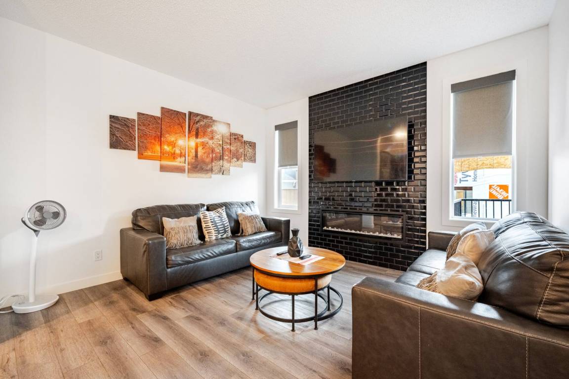 158 M² House ∙ 3 Bedrooms ∙ 7 Guests - Calgary