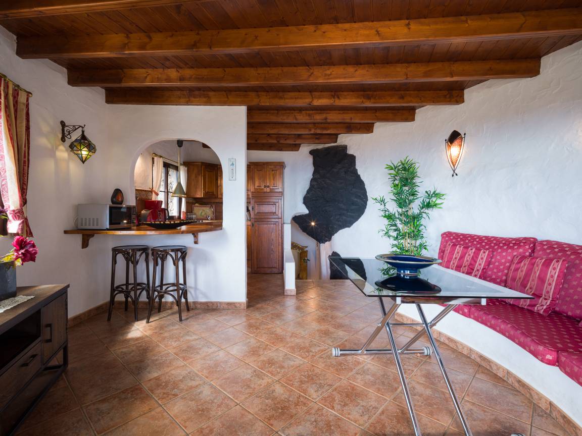 70 M² Villa ∙ 2 Bedrooms ∙ 5 Guests - Lanzarote