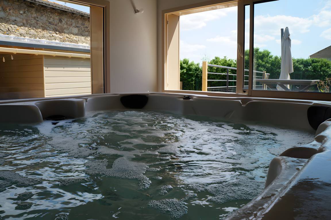 250 M² House ∙ 4 Bedrooms ∙ 12 Guests - La Roche-sur-Yon