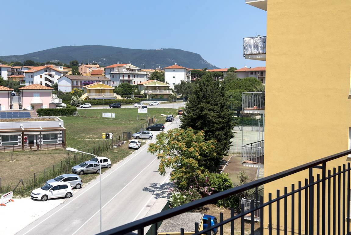 100 M² Apartment ∙ 3 Bedrooms ∙ 7 Guests - Ancona
