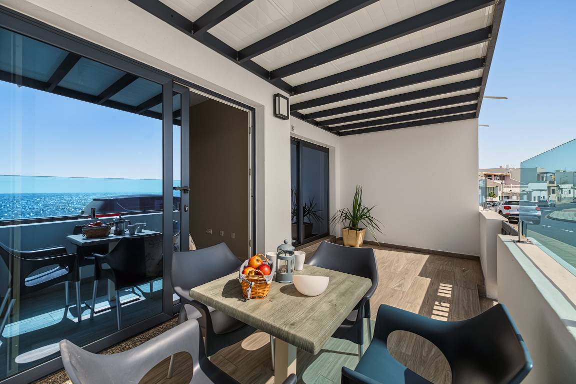 70 M² Ferienwohnung ∙ 2 Schlafzimmer ∙ 4 Gäste - La Graciosa